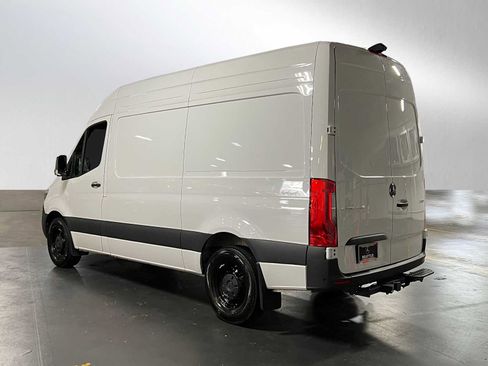 Used 2025 Mercedes-Benz Sprinter 2500 image 5