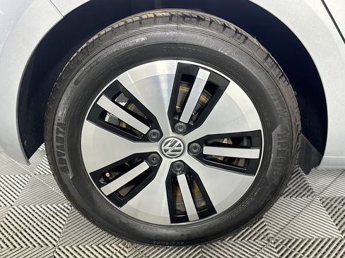 Used 2016 Volkswagen e-Golf SE w/ DC Fast Charging Package image 30