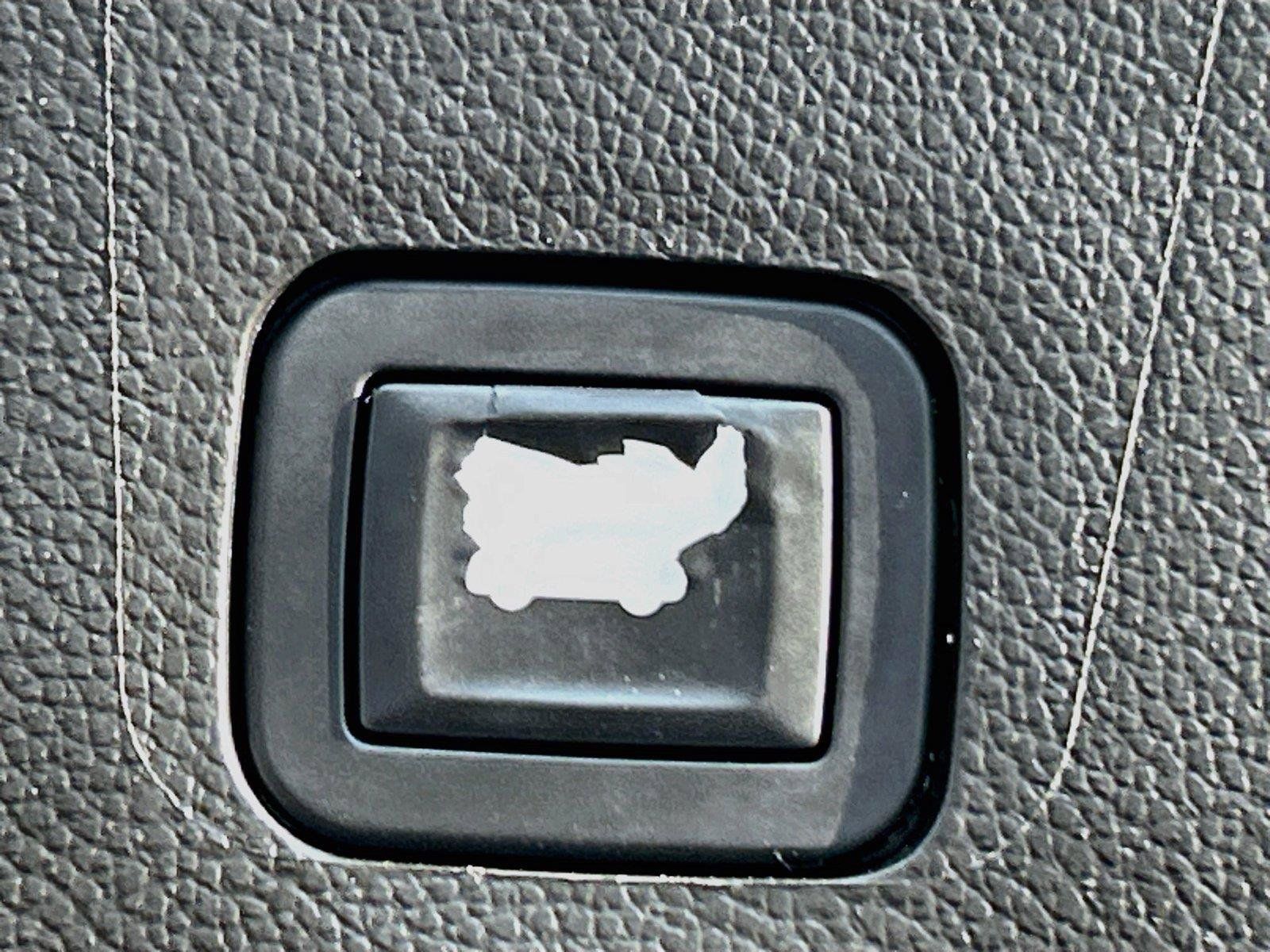 Used 2019 Chevrolet Traverse Premier w/ Driver Confidence II Package FWD image 14