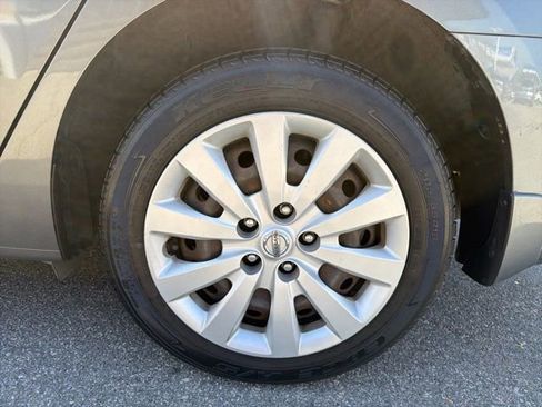 Used 2017 Nissan Sentra SV w/ Driver's Assist Package image 17