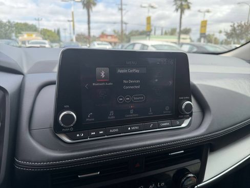 Used 2025 Nissan Rogue SV FWD image 20