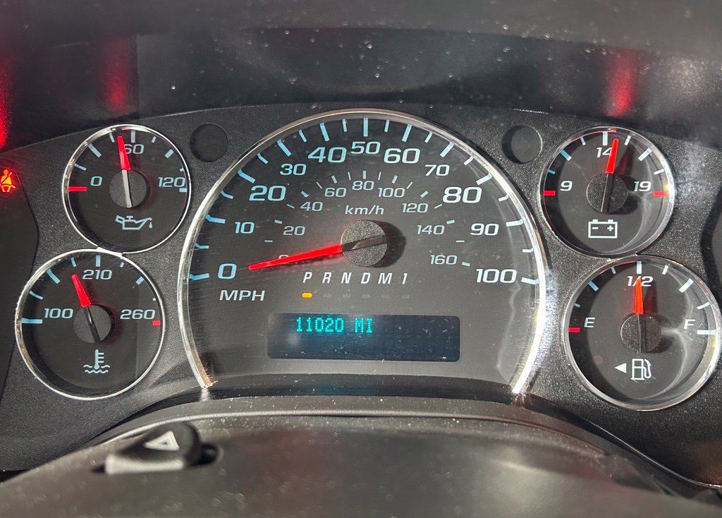 Used 2025 Chevrolet Express 2500 w/ Driver Convenience Package RWD image 20