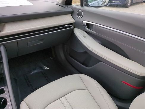 New 2025 Hyundai Sonata Limited image 16