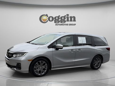Certified 2025 Honda Odyssey Touring image 1