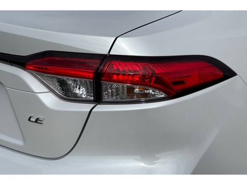 Used 2026 Toyota Corolla LE w/ LE Premium Package FWD image 30