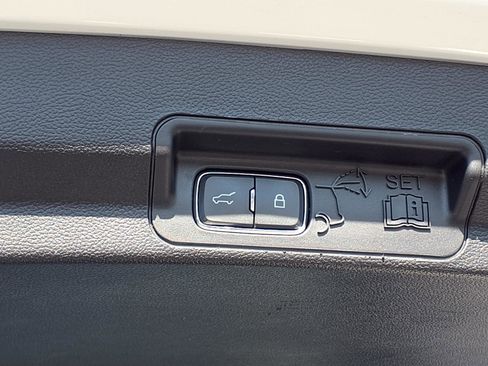 Used 2020 Ford Explorer ST w/ Premium Technology Package image 9