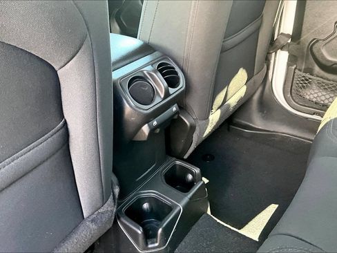 Used 2022 Jeep Wrangler Unlimited Sport AWD/4WD image 10