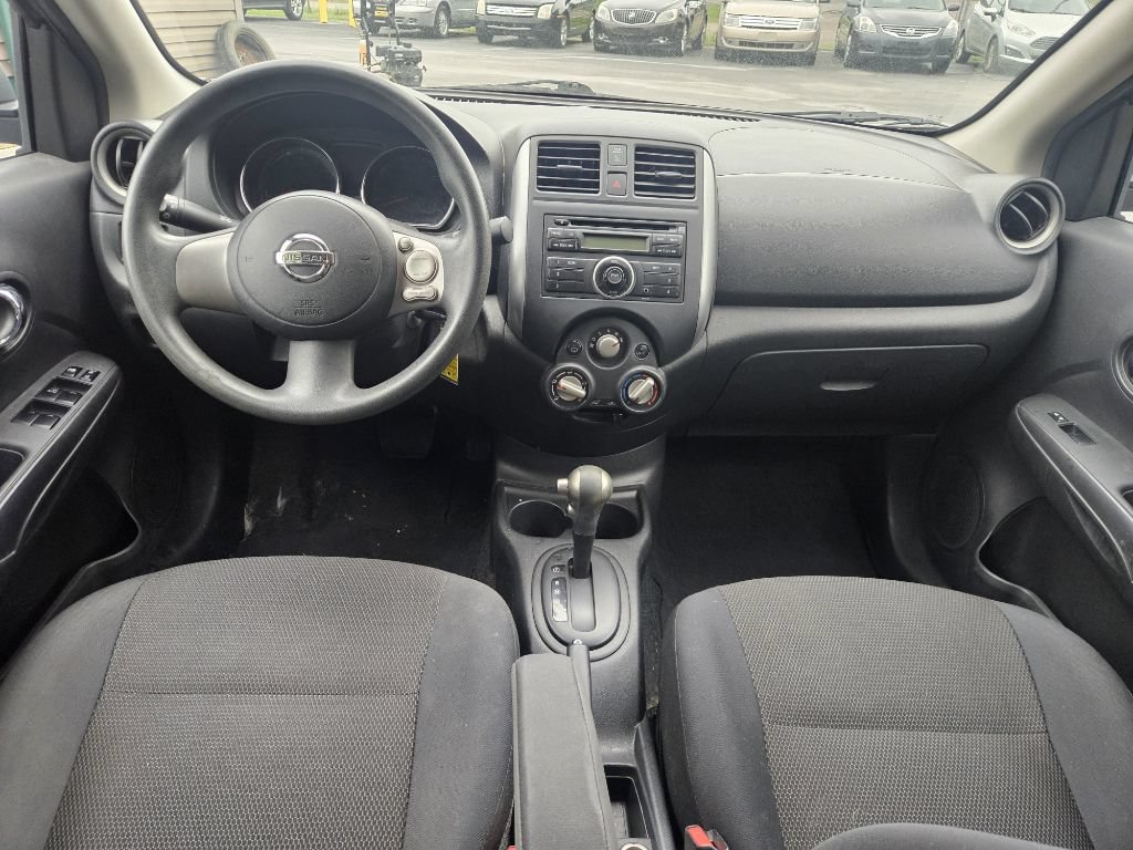 Used 2013 Nissan Versa SV FWD image 10