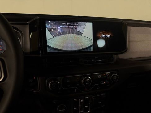 Used 2024 Jeep Wrangler Unlimited w/ Technology Group AWD/4WD image 18