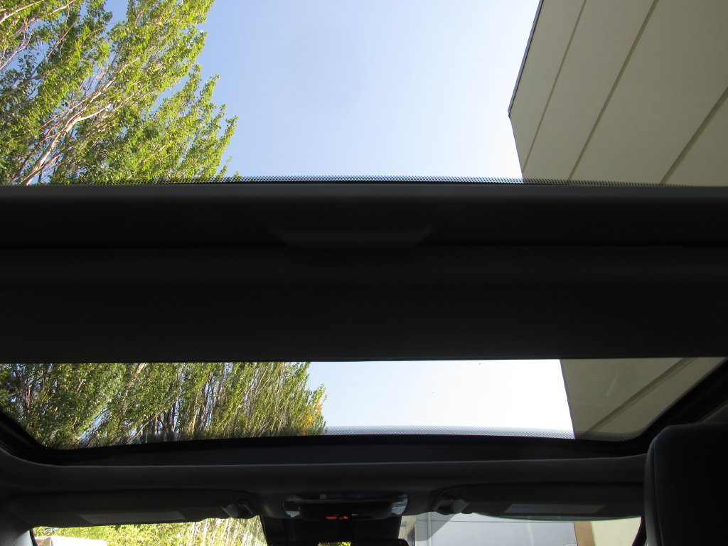 Certified 2025 Toyota Prius XLE FWD image 27