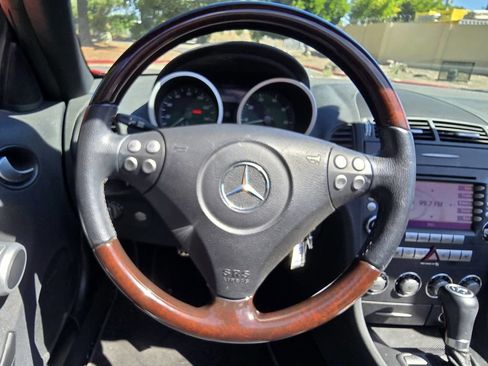 Used 2005 Mercedes-Benz SLK 350 image 23