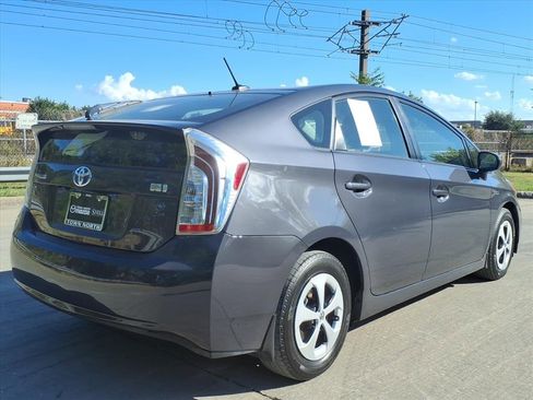 Used 2014 Toyota Prius One image 3