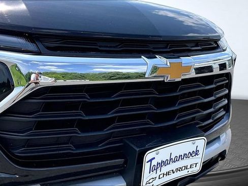 Used 2025 Chevrolet TrailBlazer LT AWD/4WD image 28
