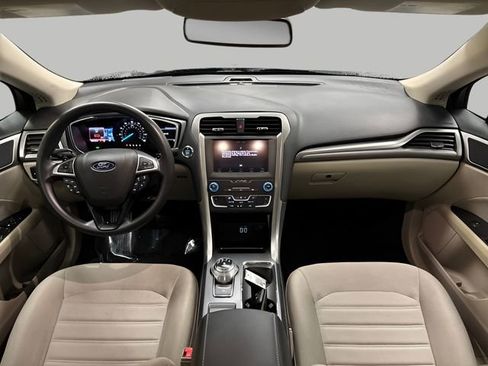 Used 2019 Ford Fusion SE image 12