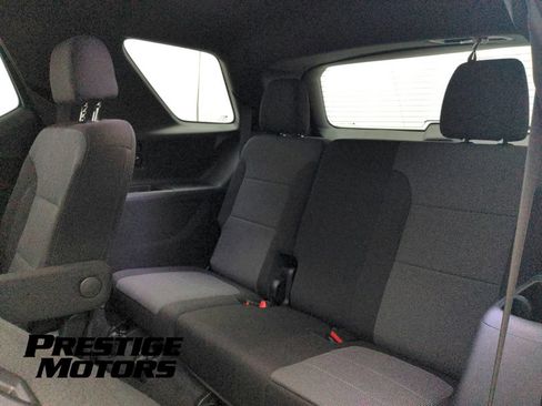 Used 2023 Chevrolet Traverse LT w/ LPO, Floor Liner Package AWD/4WD image 28