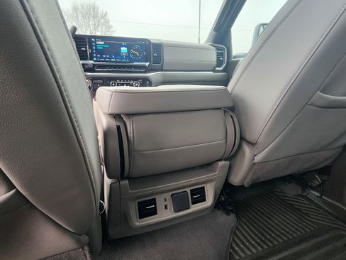 Used 2025 Chevrolet Silverado 2500 LTZ image 20