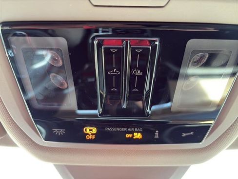 Certified 2025 Volkswagen Atlas SE w/ Panoramic Sunroof Package image 27