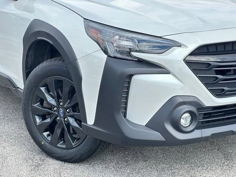 Used 2025 Subaru Outback Onyx Edition AWD/4WD image 9