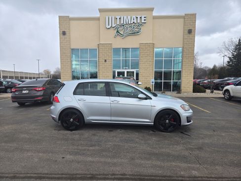 Used 2015 Volkswagen GTI S image 1