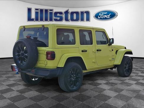Used 2023 Jeep Wrangler Unlimited Sahara w/ Cold Weather Group AWD/4WD image 4
