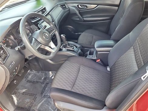 Used 2018 Nissan Rogue SV image 25