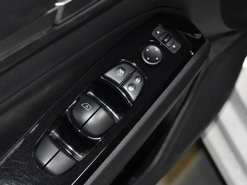 Certified 2024 Nissan Altima 2.5 SR FWD image 5
