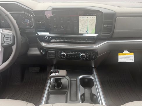 New 2026 GMC Sierra 1500 SLT w/ SLT Premium Package AWD/4WD image 11