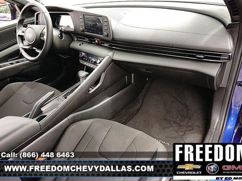 Used 2025 Hyundai Elantra Sport FWD image 8