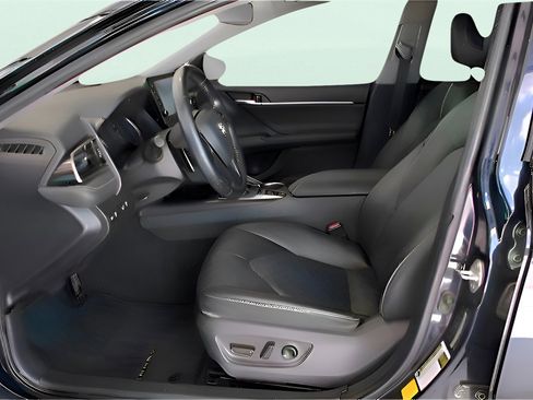 Used 2022 Toyota Camry XSE image 26