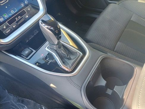 Used 2024 Subaru Outback Premium image 30