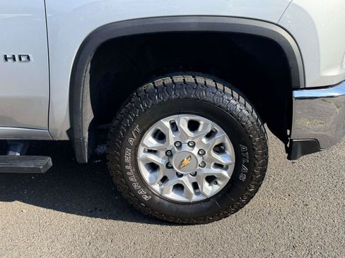 Certified 2022 Chevrolet Silverado 3500 LT w/ Convenience Package AWD/4WD image 5