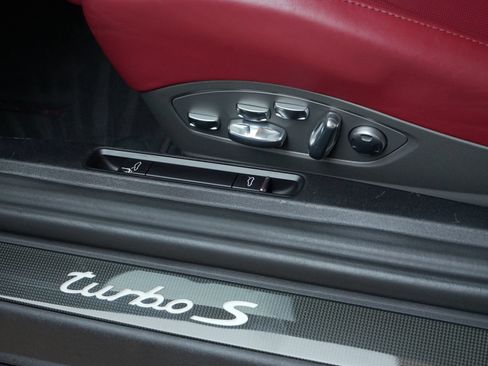 Used 2016 Porsche 911 Turbo S AWD/4WD image 18