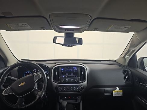 Used 2022 Chevrolet Colorado LT w/ LT Convenience Package image 8