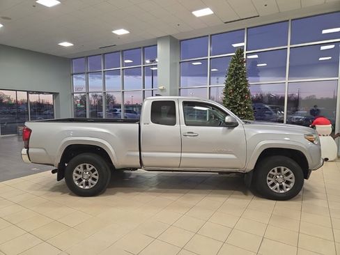 Used 2019 Toyota Tacoma SR5 image 6