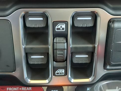 New 2026 Jeep Wrangler Unlimited Rubicon w/ Safety Group image 21