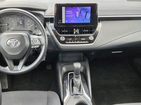 Used 2025 Toyota Corolla LE FWD image 17