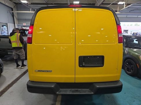 Used 2023 Chevrolet Express 2500 RWD image 4