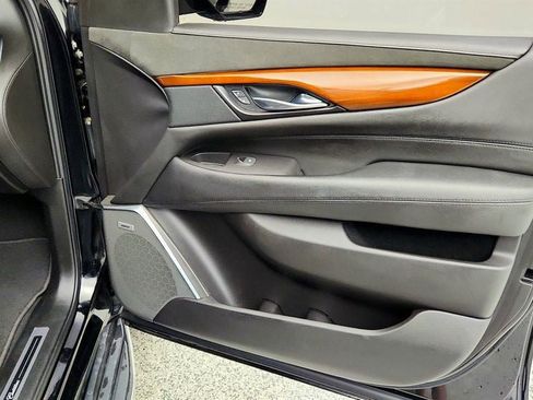Used 2019 Cadillac Escalade Luxury AWD/4WD image 28