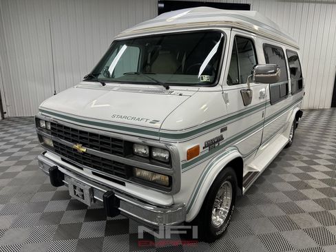 Used 1992 Chevrolet G20 RWD image 3