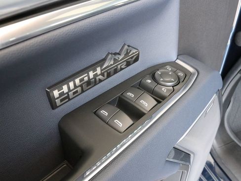 Used 2023 Chevrolet Silverado 1500 High Country w/ High Country Premium Package AWD/4WD image 27