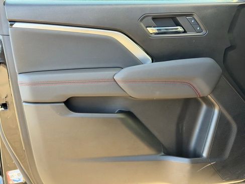 Used 2024 Chevrolet Colorado Z71 w/ Z71 Convenience Package 2 image 23