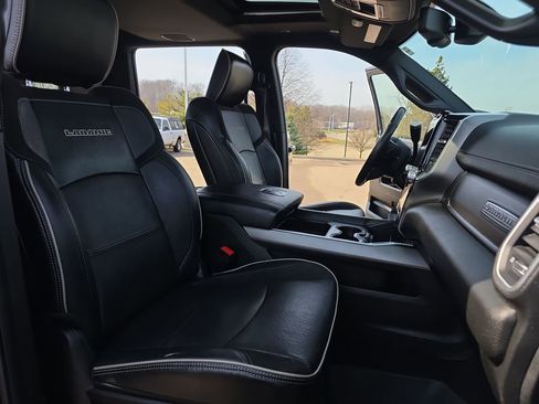 Used 2020 RAM 3500 Laramie AWD/4WD image 10