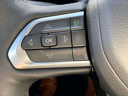 Used 2025 Jeep Compass Limited AWD/4WD image 11