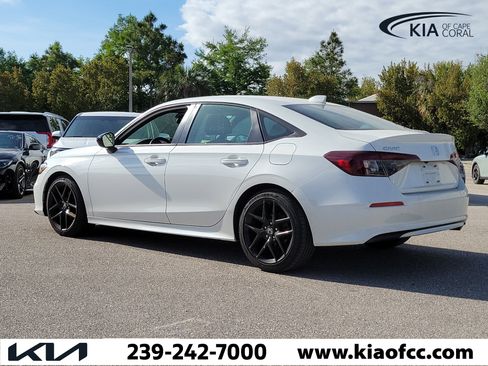 Used 2025 Honda Civic Sport image 4