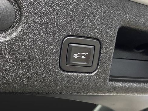 Used 2019 Chevrolet Equinox Premier image 14