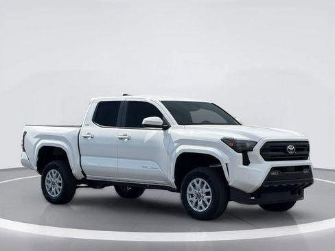 Used 2025 Toyota Tacoma SR5 AWD/4WD image 8