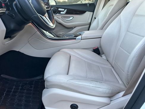 Used 2022 Mercedes-Benz GLC 300 image 16