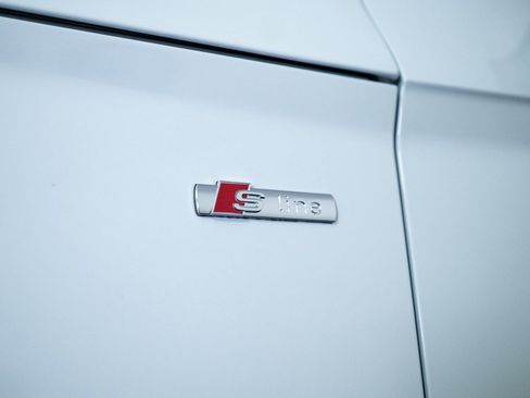 Used 2023 Audi Q5 2.0T Premium w/ Convenience Package image 10