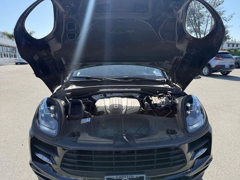 Used 2021 Porsche Macan image 32