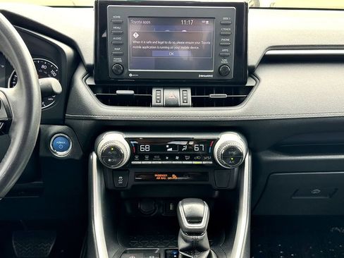 Used 2022 Toyota RAV4 XLE Premium image 32
